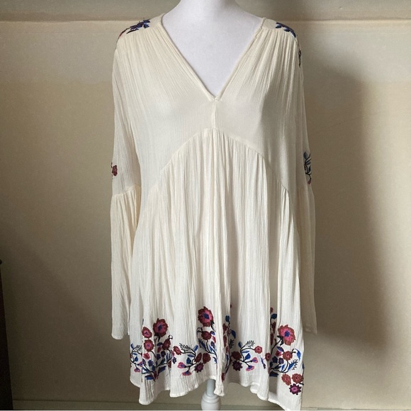Free People Te Amo White Floral Embroidered Minidress size XS - Picture 3 of 11